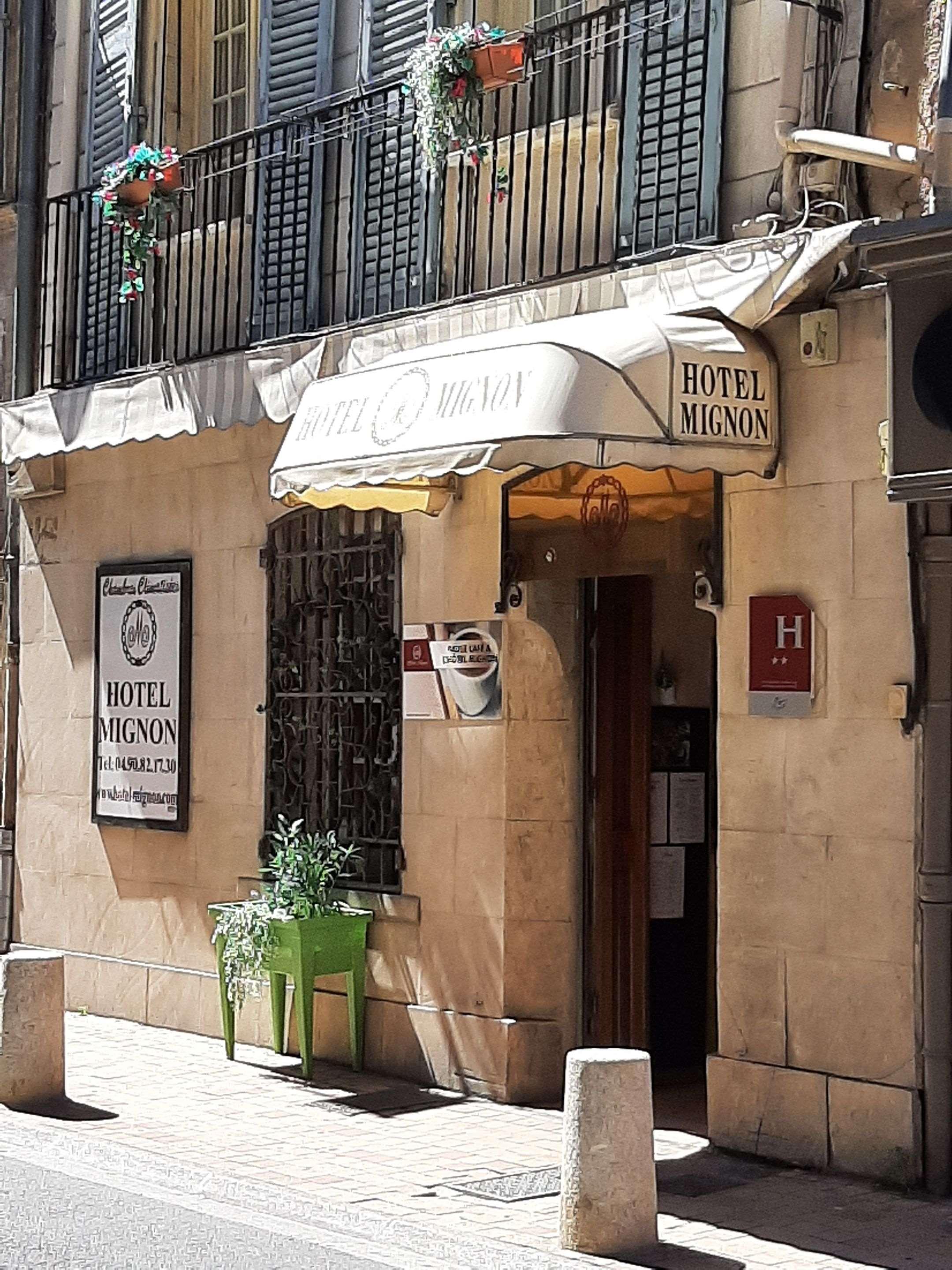 米农酒店 亞維農 外观 照片
